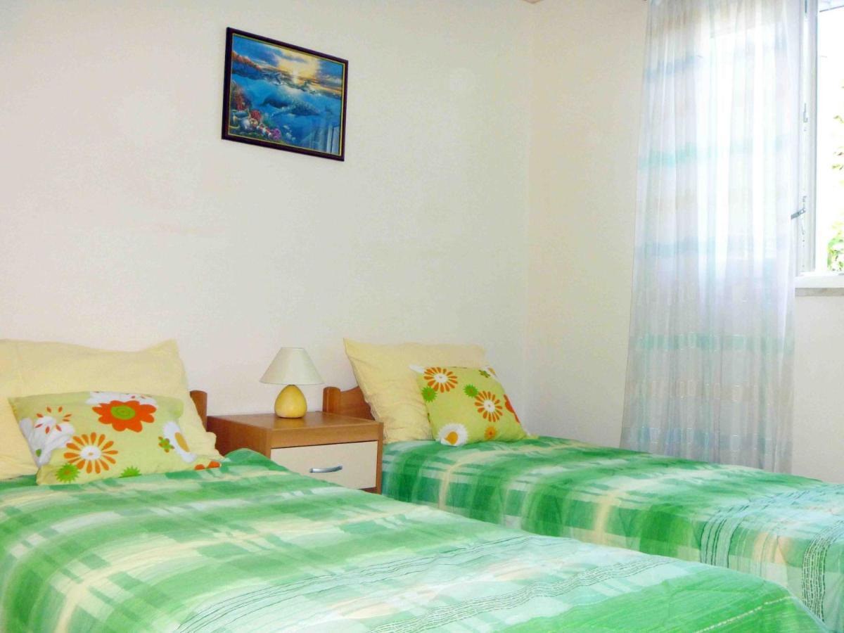 The Apartment With Air Conditioned Пореч Екстериор снимка