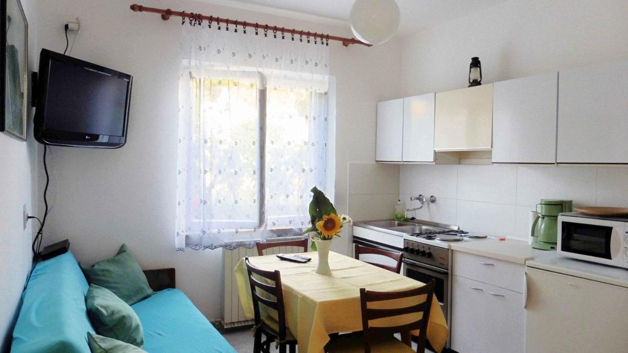 The Apartment With Air Conditioned Пореч Екстериор снимка