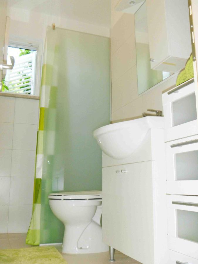 The Apartment With Air Conditioned Пореч Екстериор снимка